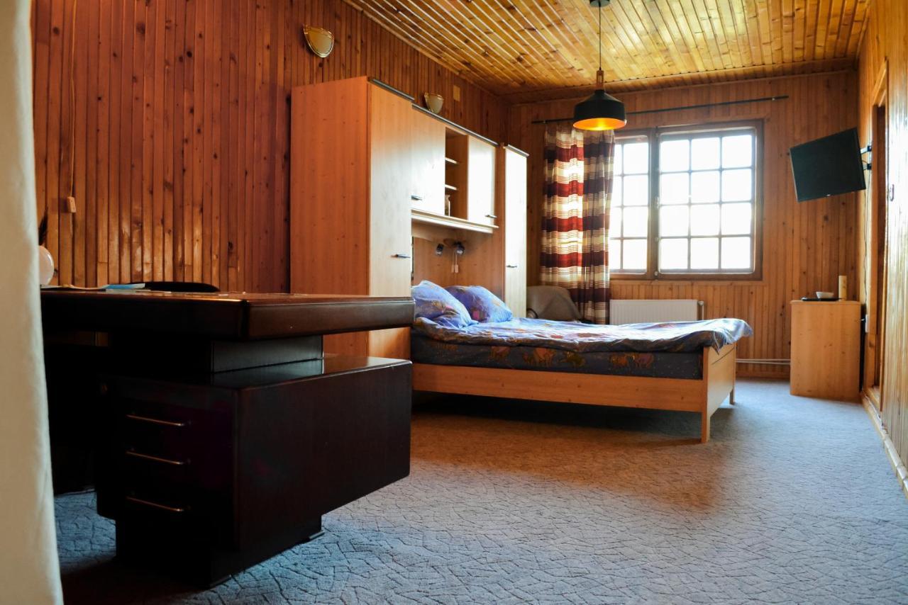 Grandpa'S Hidden Crib, 6 Bedroom, Pet Friendly Sinaia Exteriér fotografie